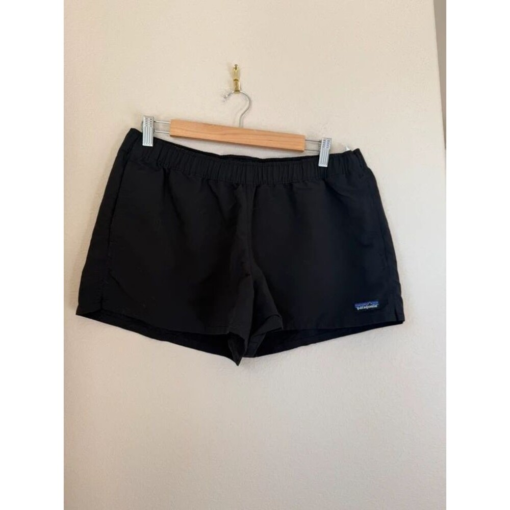 Patagonia Women’s Barely Baggies Shorts 2 1/2” Size Large